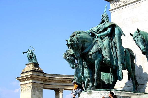 Heroes' Square