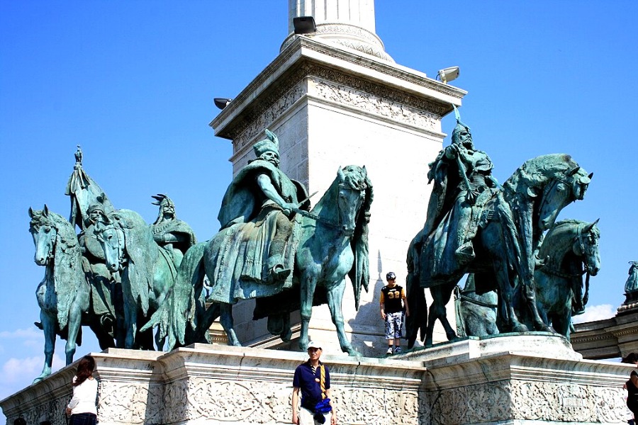 Heroes' Square