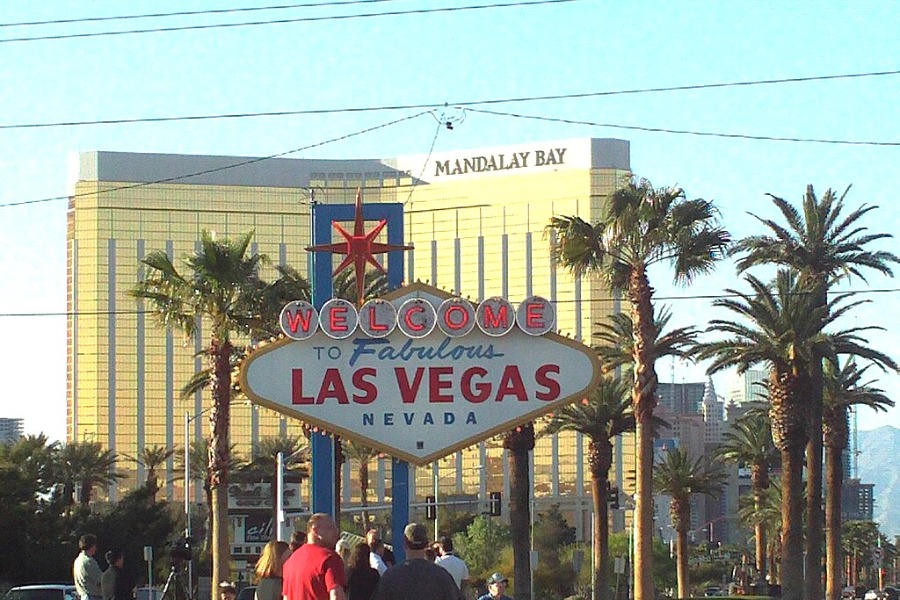 Welcome to Fabulous Las Vegas Sign