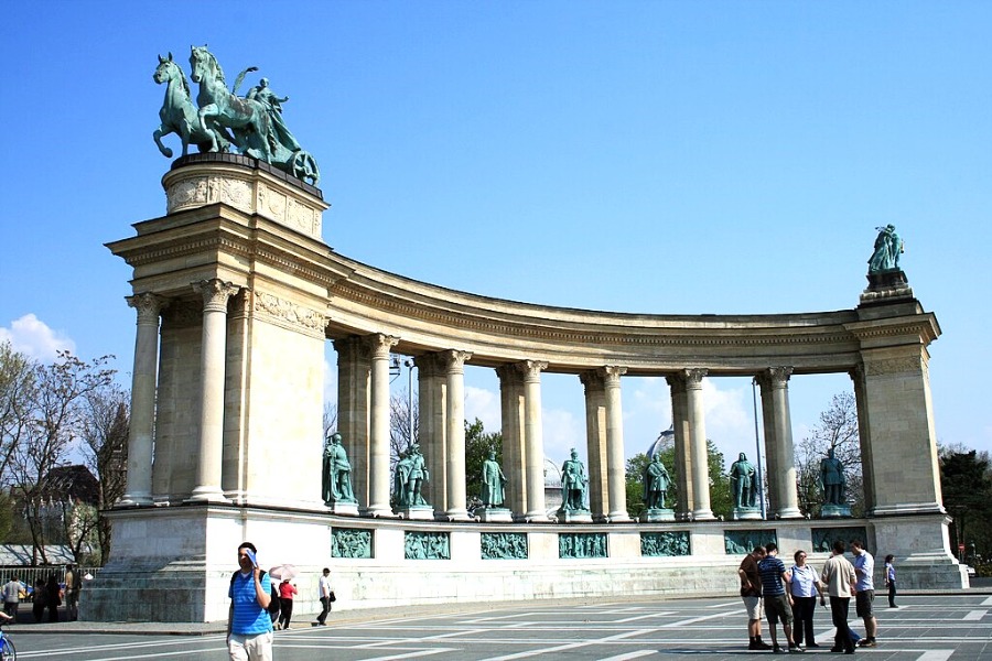 Heroes' Square